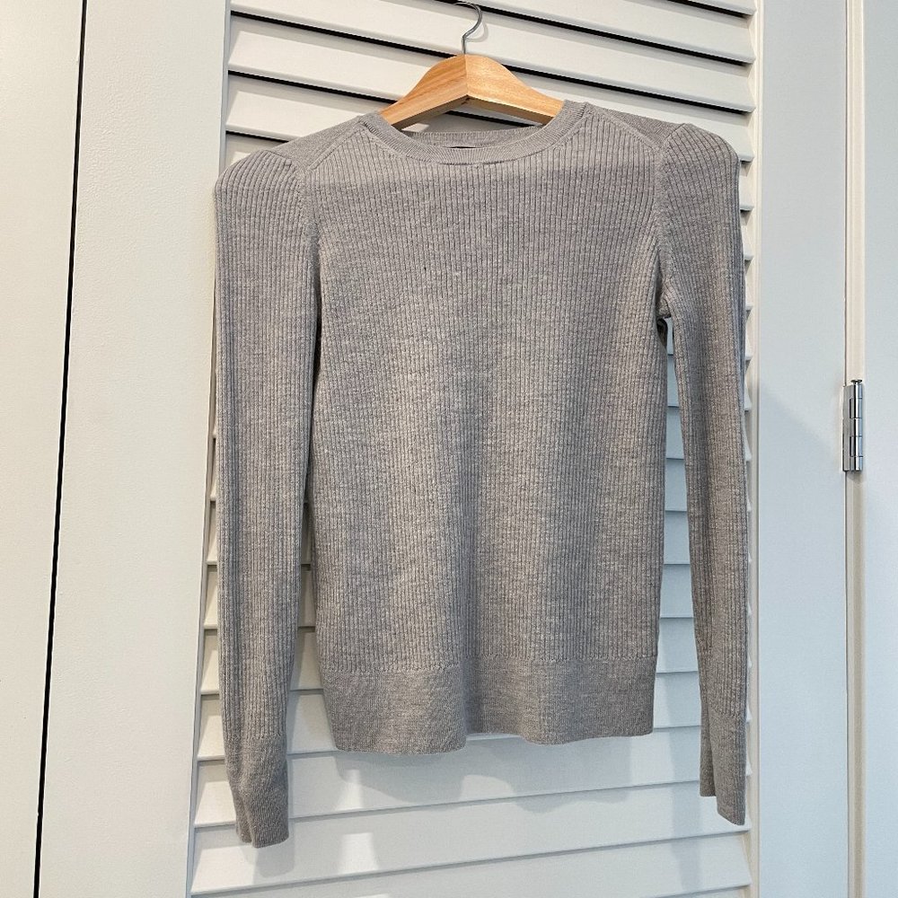 Banana Republic Pullover Grey Sweater